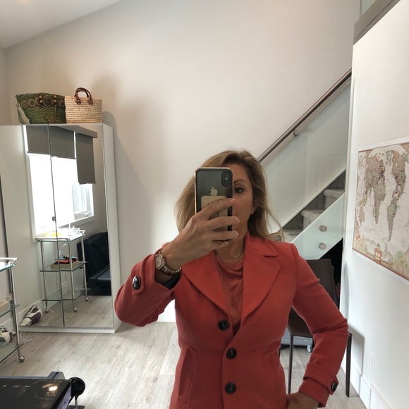 Le Chateau burnt orange blazer. Well made. Sz 4 - Picture 3 of 8